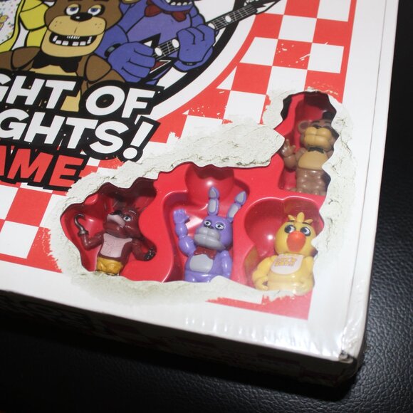 3/$55❤️Funko Five Nights At Freddy's NIGHT OF FRIGHTS! Board Game +4 Minifigures - Picture 4 of 16
